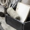 Kast taaskasutatud puidust must