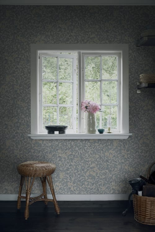 Sandberg tapeet Linnea, Misty Blue 838-36