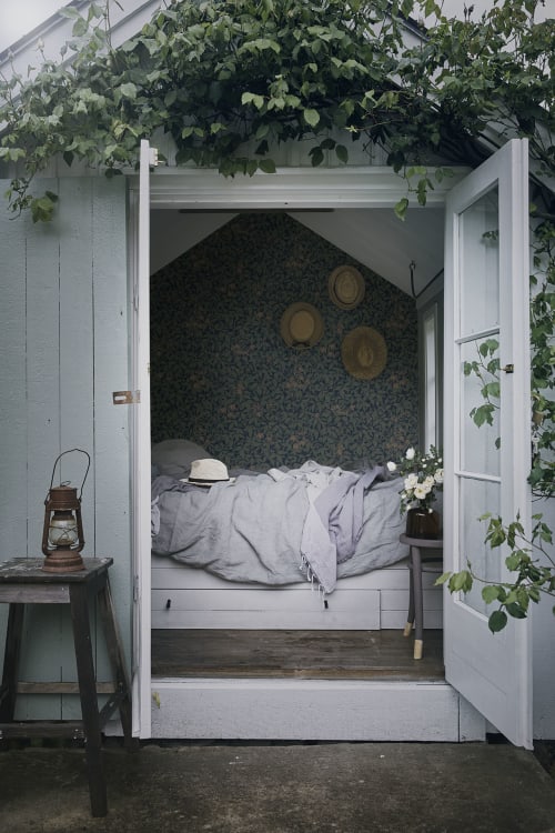 Sandberg tapeet Linnea, Midnight Blue 838-76