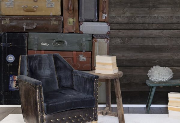 Rebel Walls pilttapeet Stacked Suitcases, Pile R14063