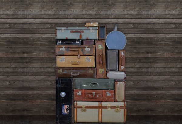 Rebel Walls pilttapeet Stacked Suitcases, Pile R14063