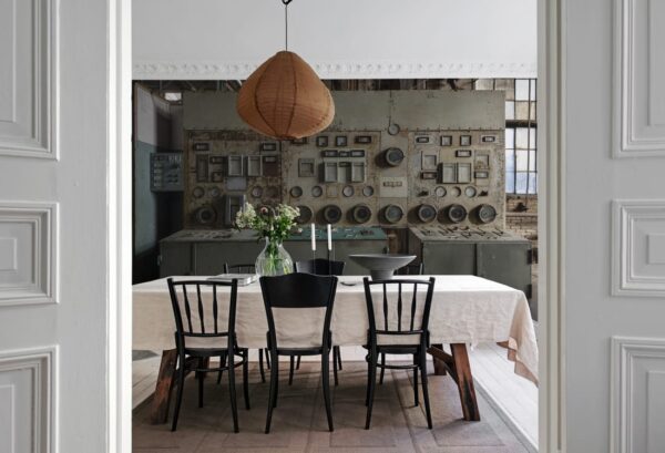 Rebel Walls pilttapeet Deserter’S Controls R14351