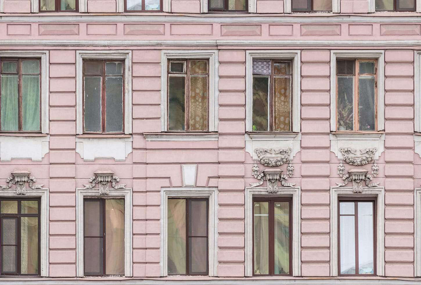 r15881_product Rebel Walls pilttapeet Pink Facade R15881