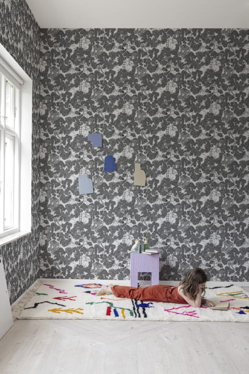 Rebel Walls tapeet Treehouse, Graphite R18011