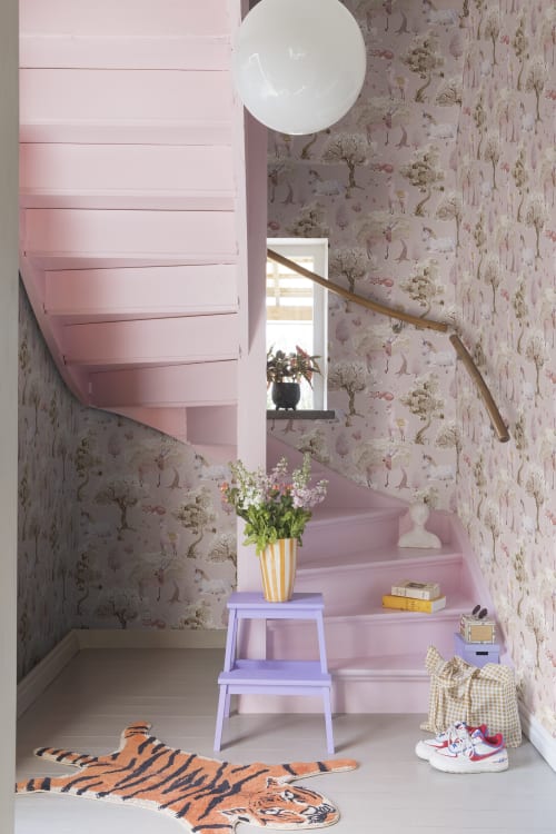 r18052_interior1 Rebel Walls tapeet Dreamland, Bubblegum R18052