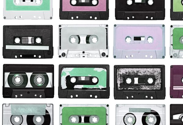 Rebel Walls tapeet Casette Tape Purple Rain R18516