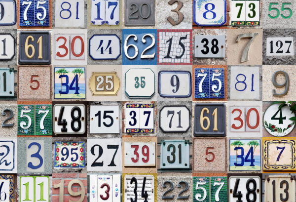 Rebel Walls tapeet Tiny House Numbers Colorful R18522