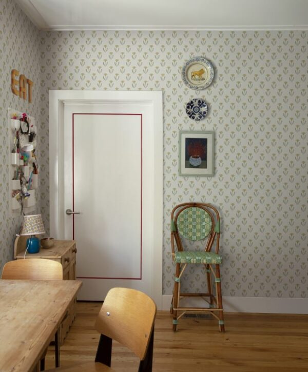 s10137_interior1 Sandberg tapeet Maskrosen, Spring Green S10137