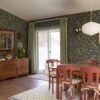 Sandberg tapeet Huset I Solen, Charcoal S10161