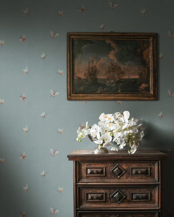 Sandberg tapeet Butterflies, Misty Blue S10448