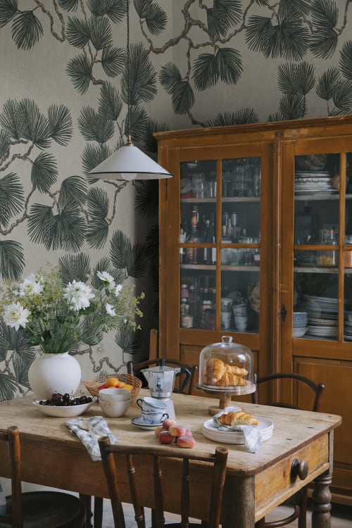 Sandberg pilttapeet Pine Mural, Green S10488