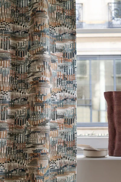 141365 Casamance kangas Point De Vue Blush Ocre