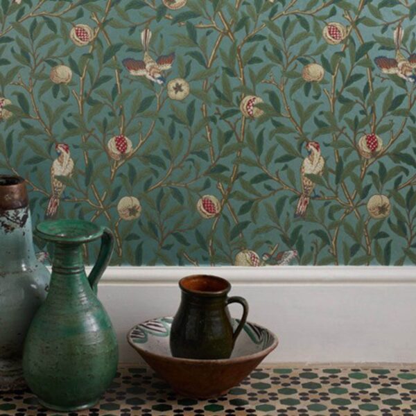 Morris & Co. tapeet Bird & Pomegranate