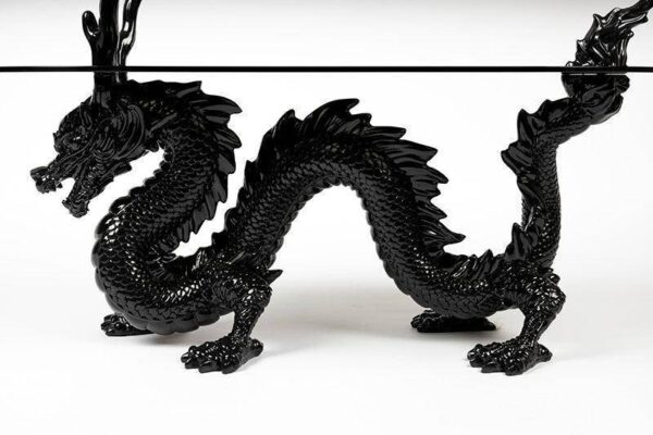 Bold Monkey tumba Dragonized Bastard