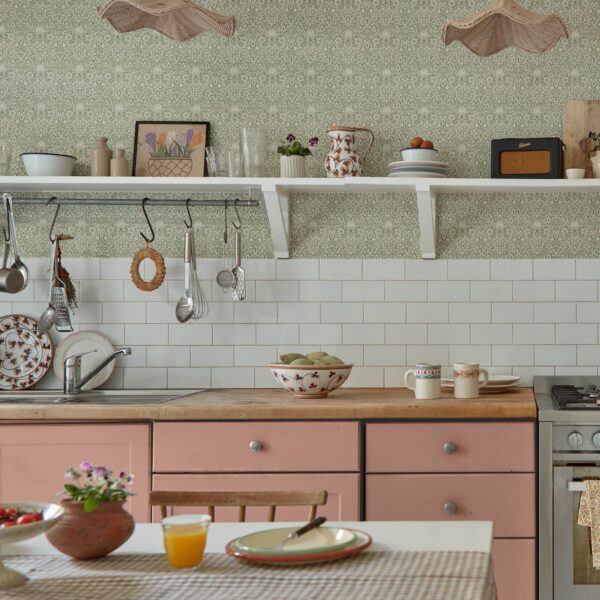 borage-morris-and-co-leafy-arbour-wallpaper-217198-image02 Morris & Co. tapeet Borage