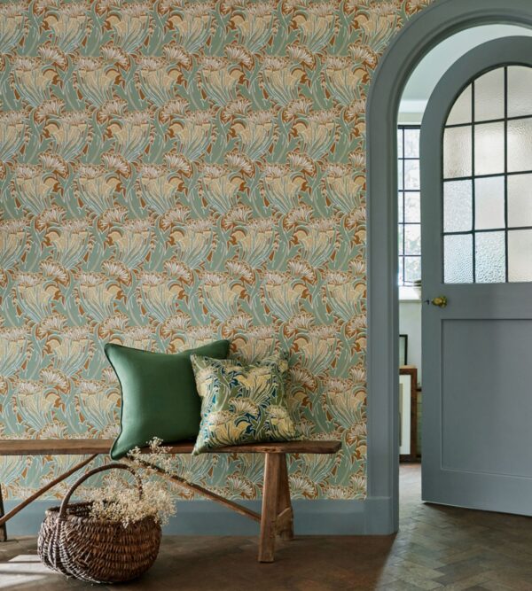 laceflower-morris-and-co-tobacco-pistachio-wallpaper-217354-image02 Morris & Co. tapeet Laceflower