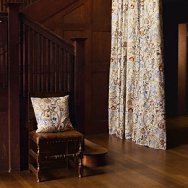 Morris & Co kangas Mary Isobel Embroidery