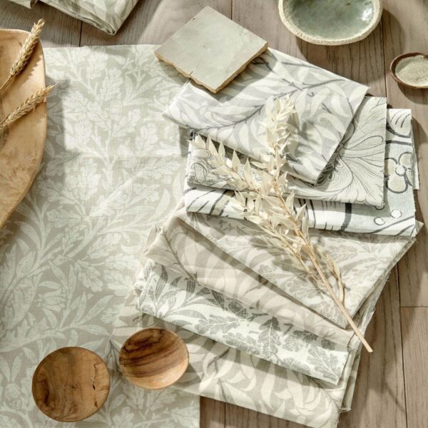 Morris & Co kangas Pure Acorn Wide Width