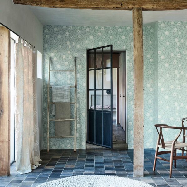 pure-fruit-morris-and-co-black-ink-wallpaper-216543-image02 Morris & Co. tapeet Pure Fruit