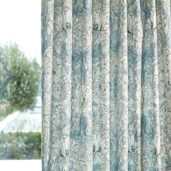 Morris & Co kangas Pure Honeysuckle & Tulip Wide Width