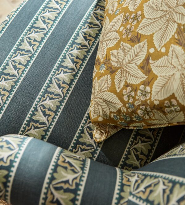 Morris & Co kangas Red Car Stripe