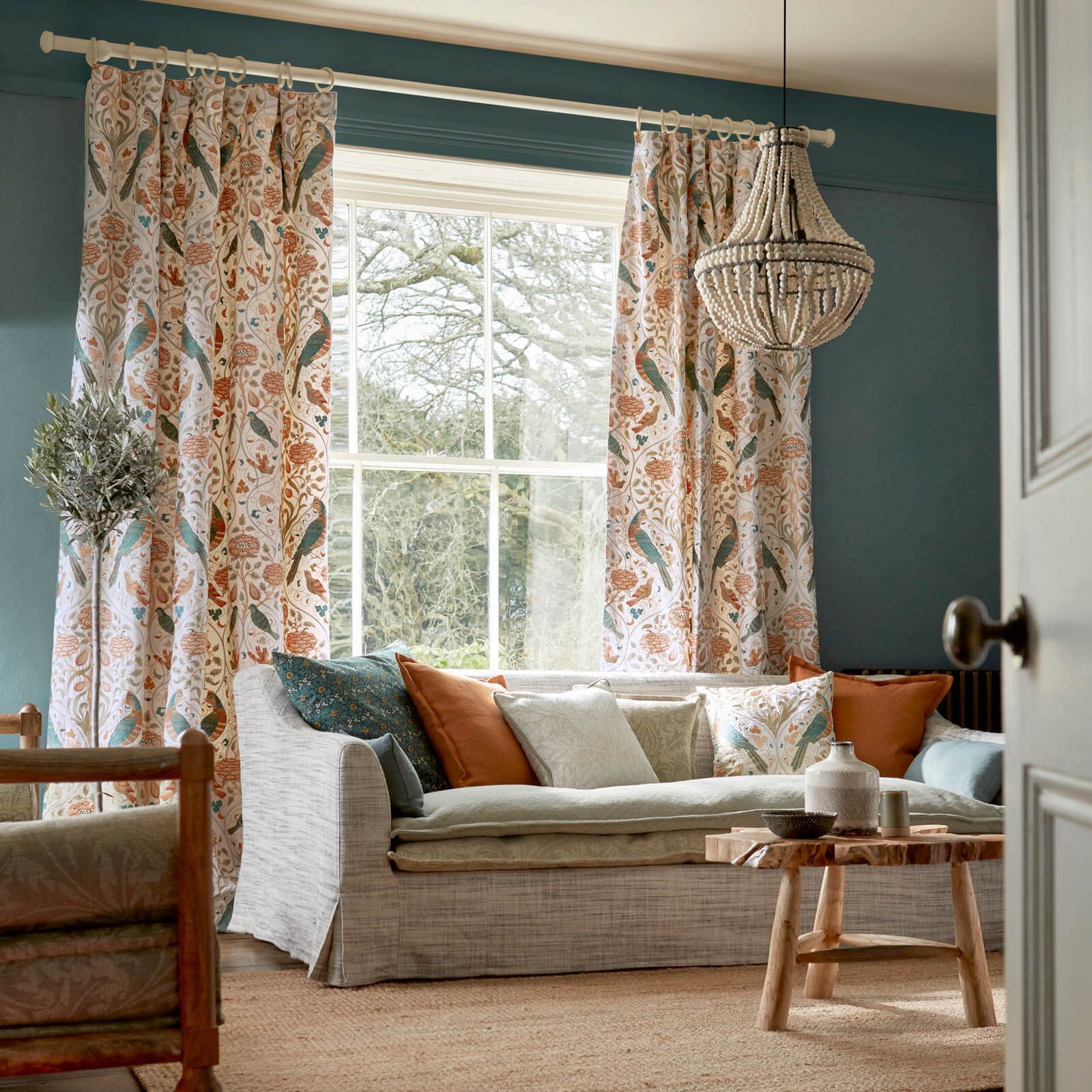 ruskin-morris-and-co-paprika-fabric-236871-image02 Morris & Co kangas Ruskin