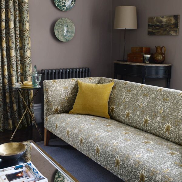 snakeshead-morris-and-co-claret-gold-fabric-224467-image03 Morris & Co kangas Snakeshead