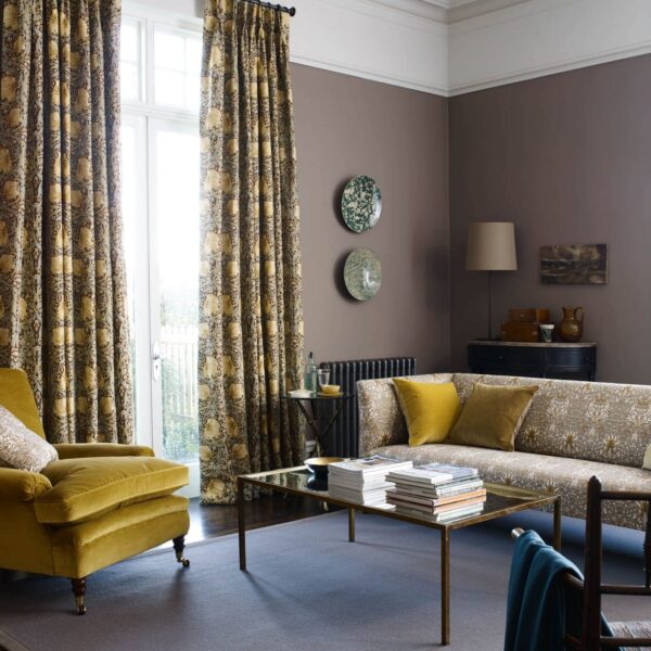 snakeshead-velvet-morris-and-co-crimson-saffron-fabric-236935-image03 Morris & Co kangas Snakeshead Velvet