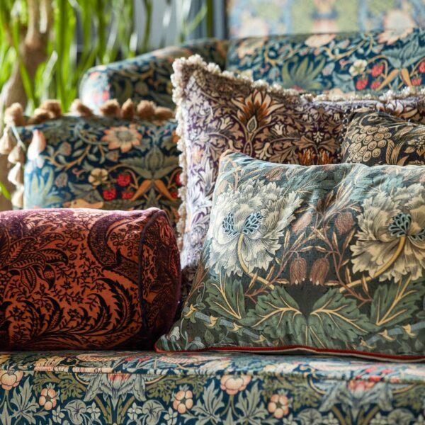 Morris & Co kangas Strawberry Thief Velvet