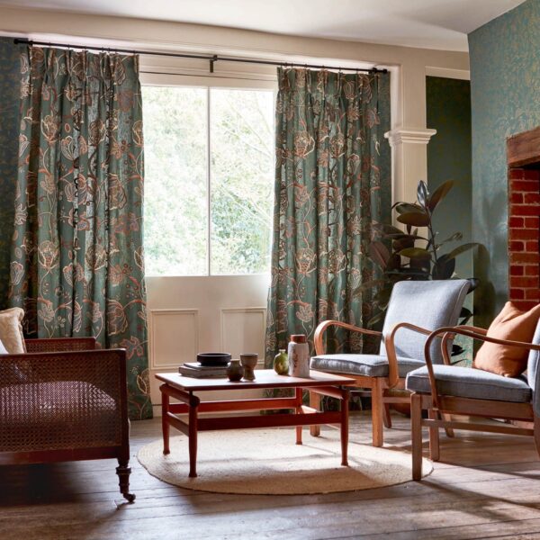 theodosia-embroidery-morris-and-co-bottle-green-fabric-236821-image02 Morris & Co kangas Theodosia Embroidery