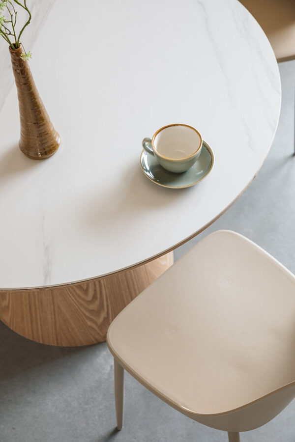 Zuiver toolid Dining Table Almira Round Oak