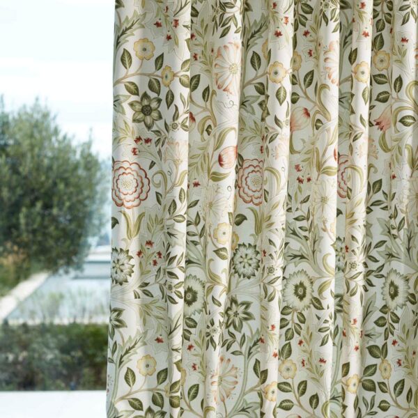 wilhelmina-wide-width-morris-and-co-russet-leaf-green-fabric-227294-image02 Morris & Co kangas Wilhelmina Wide Width