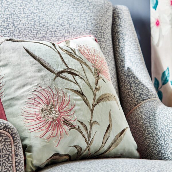 Sanderson kangas Catherinae Embroidery