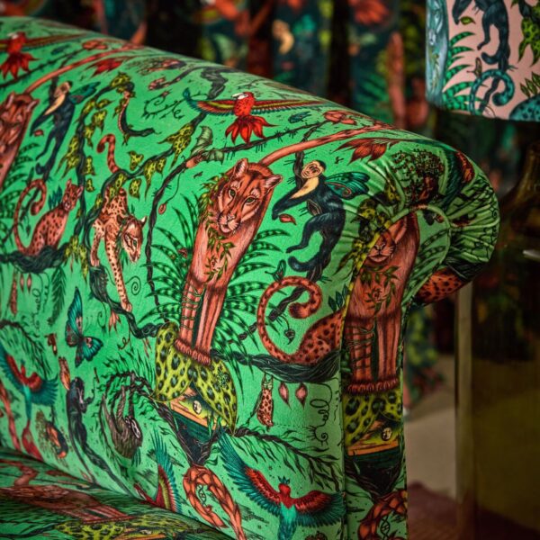 clarke_clarke_emmajshipley_mythica_bosquedreams_f174903_14 Clarke & Clarke kangas Bosque Dreams Velvet