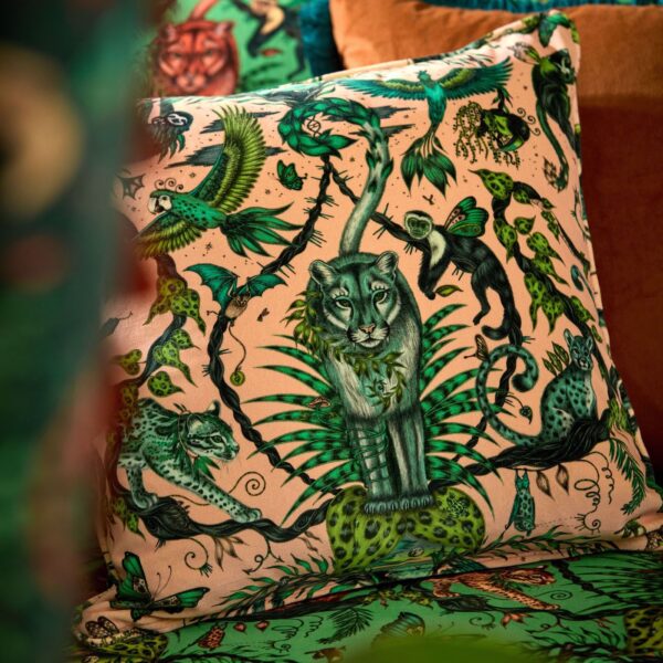 clarke_clarke_emmajshipley_mythica_bosquedreams_f174905_16 Clarke & Clarke kangas Bosque Dreams Velvet