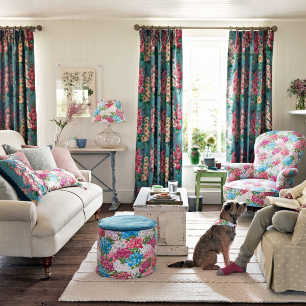 Sanderson kangas Hollyhocks