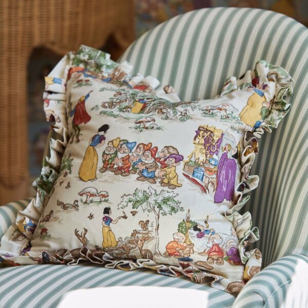Sanderson kangas Snow White