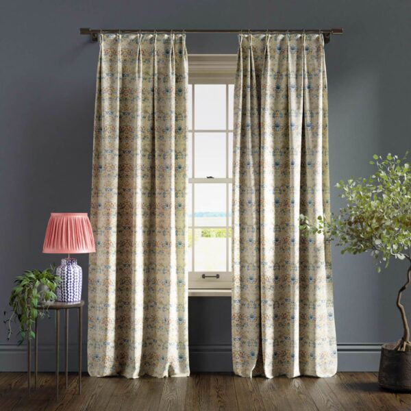 Clarke & Clarke kangas Strawberry Thief