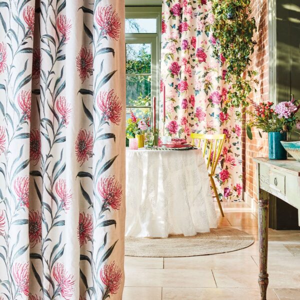 Sanderson kangas Catherinae Embroidery