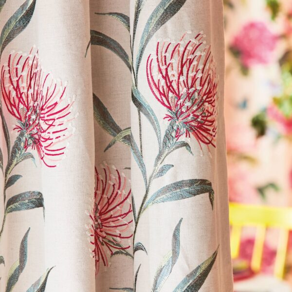 Sanderson kangas Catherinae Embroidery