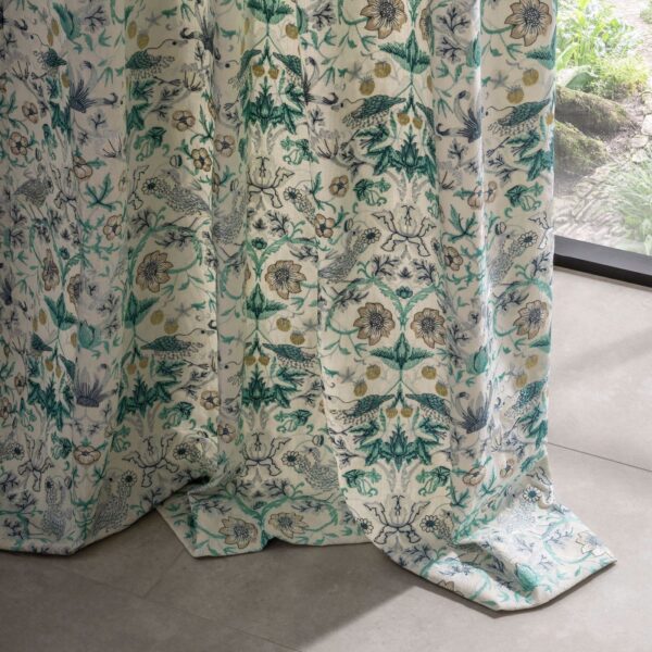 Clarke & Clarke kangas Strawberry Thief Embroidery