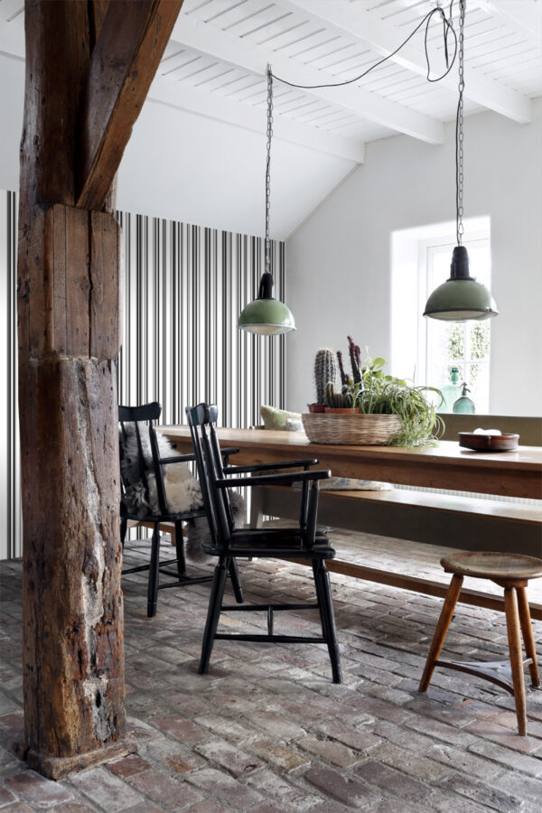 ESTAhome tapeet peened triibud - must ja valge