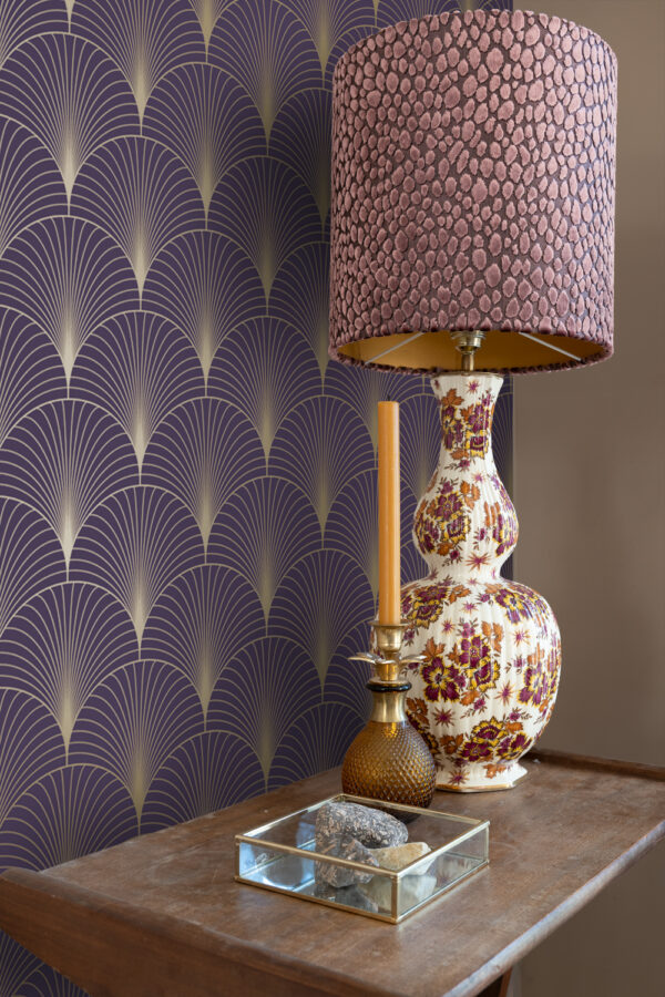 ESTAhome tapeet art deco motiiv - tume lilla ja kuld