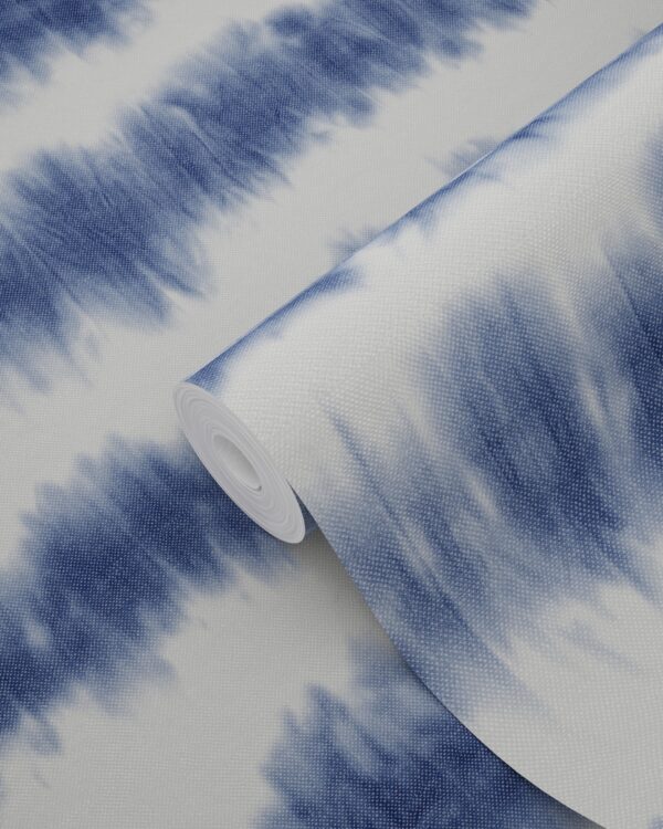 ESTAhome tapeet horisontaalsed tie-dye shibori triibud teksad indigo sinine ja matt valge