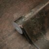 Origin Wallcoverings tapeet suured kulunud roostes metallplaadid koos naeltega - roostepruun