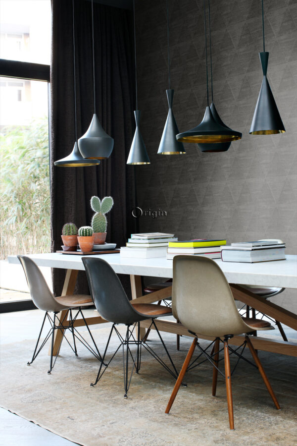 Origin Wallcoverings tapeet kulunud metall kolmnurgad - must