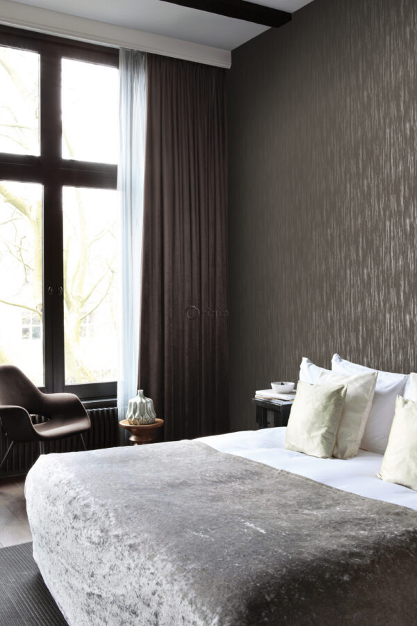 Origin Wallcoverings tapeet peened triibud - pruun ja hele läikiv kuld