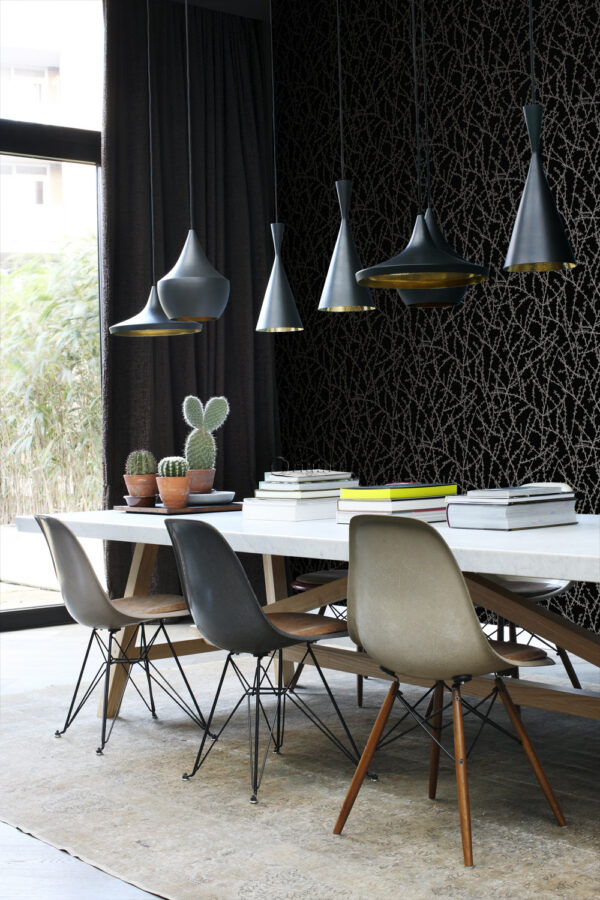 Origin Wallcoverings tapeet õieoksad - matt must ja hall