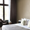 Origin Wallcoverings tapeet peened triibud - läikiv vaskpruun