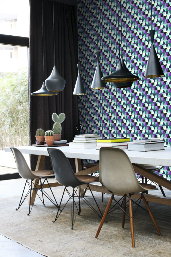 Origin Wallcoverings graafilised kolmnurgad tapeet - lilla ja hele taevasinine